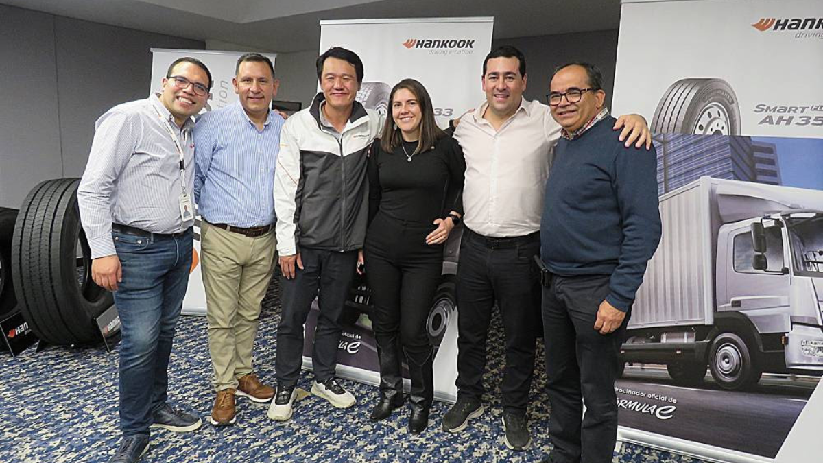 Hankook presentó en Colombia su línea Smart para camiones y buses
