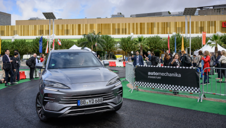 Frankfurt's first traffic light turns 100 and marks the way towards connected mobility