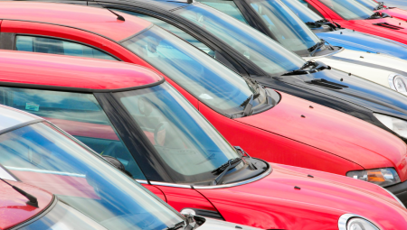 Trump Mulls Tariff Exemptions for Auto Sector Under Pressure from Manufacturers